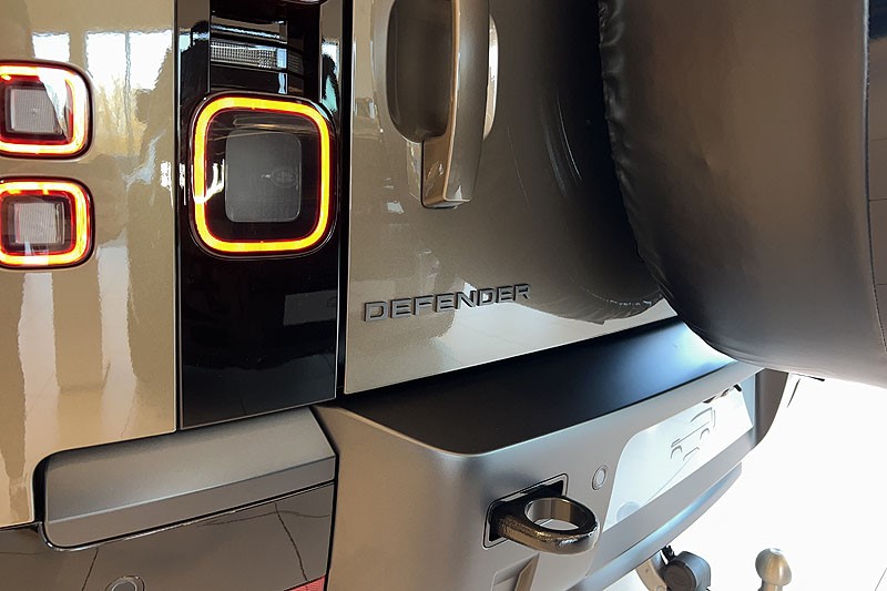  LAND ROVER DEFENDER 3.0 D250 X-Dynamic SE 110 5dr Auto 5071774
