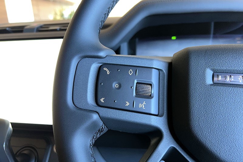  LAND ROVER DEFENDER 3.0 D250 X-Dynamic SE 110 5dr Auto 5071762