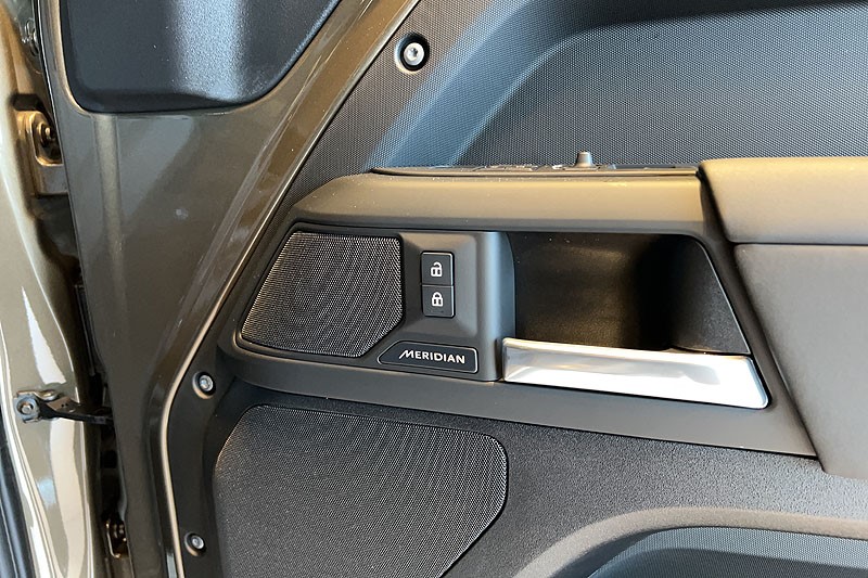  LAND ROVER DEFENDER 3.0 D250 X-Dynamic SE 110 5dr Auto 5071753