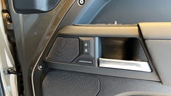 LAND ROVER DEFENDER 3.0 D250 X-Dynamic SE 110 5dr Auto 5071753