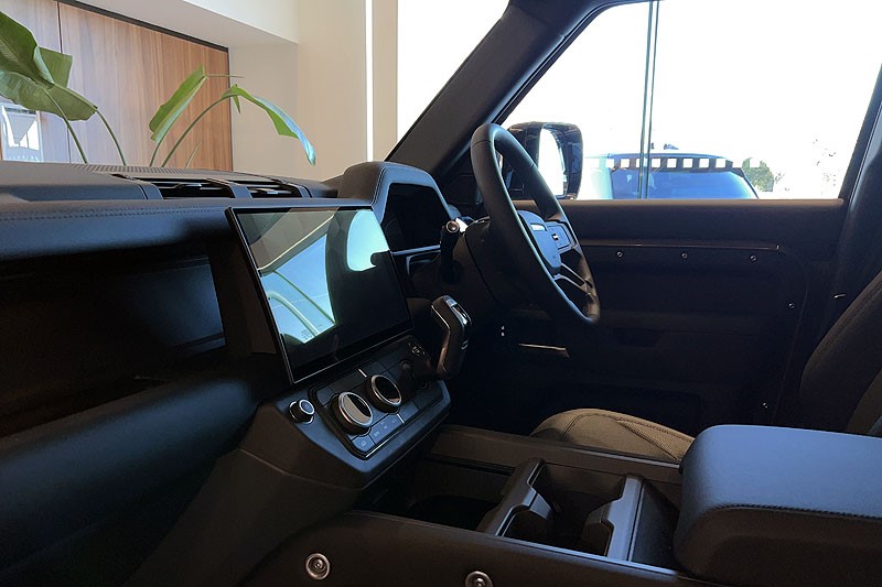  LAND ROVER DEFENDER 3.0 D250 X-Dynamic SE 110 5dr Auto 5071765