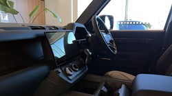 LAND ROVER DEFENDER 3.0 D250 X-Dynamic SE 110 5dr Auto 5071765