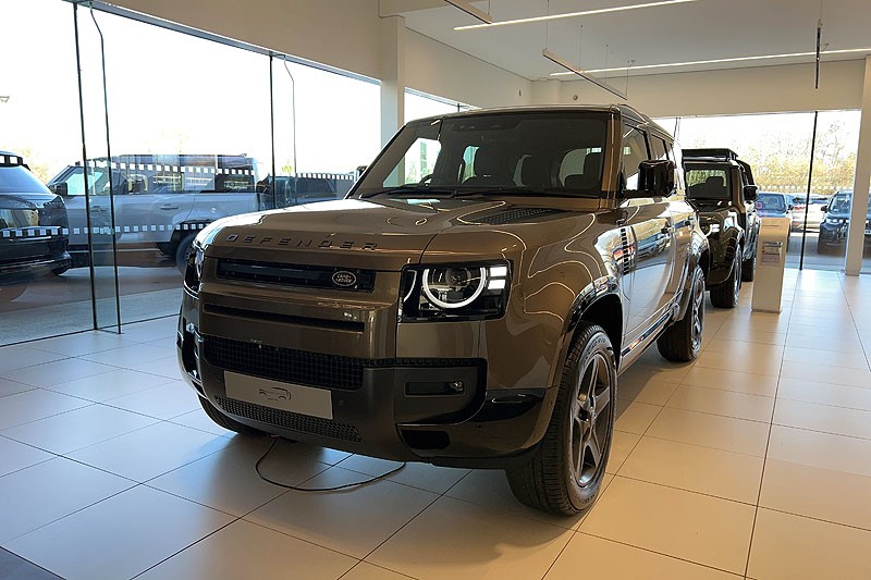 LAND ROVER DEFENDER