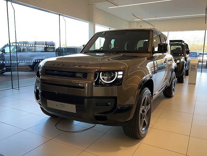 LAND ROVER DEFENDER