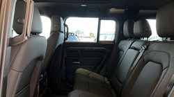 LAND ROVER DEFENDER 3.0 D250 X-Dynamic SE 110 5dr Auto 5071747