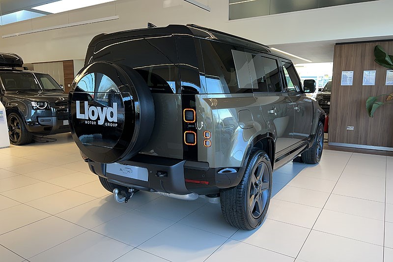  LAND ROVER DEFENDER 3.0 D250 X-Dynamic SE 110 5dr Auto 5071745