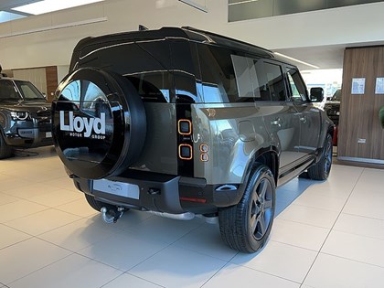 LAND ROVER DEFENDER 3.0 D250 X-Dynamic SE 110 5dr Auto