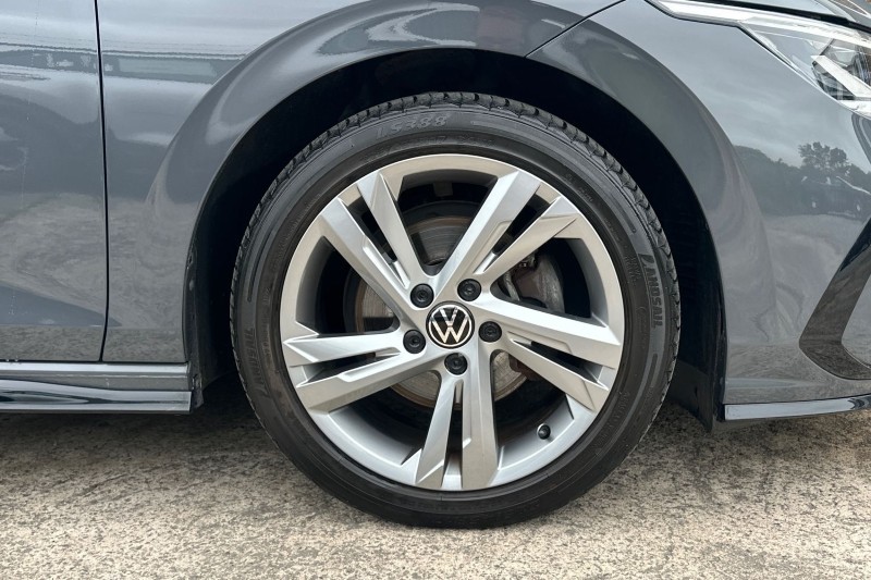 2020 (70) VOLKSWAGEN GOLF 1.5 TSI 150 R-Line 5dr 5471680