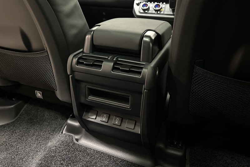  LAND ROVER DEFENDER 3.0 D350 X-Dynamic HSE 110 5dr Auto 4975230