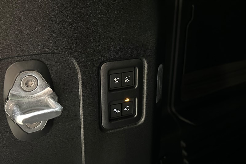  LAND ROVER DEFENDER 3.0 D350 X-Dynamic HSE 110 5dr Auto 4975265