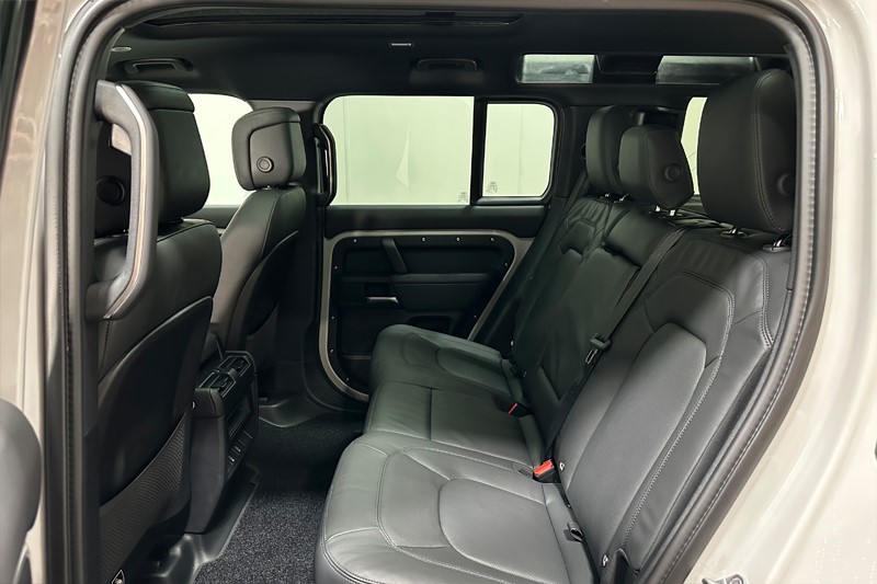  LAND ROVER DEFENDER 3.0 D350 X-Dynamic HSE 110 5dr Auto 4975223