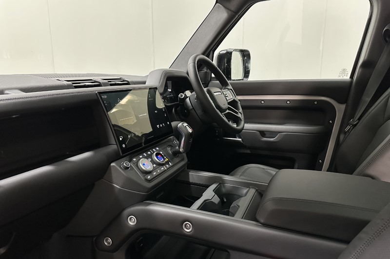  LAND ROVER DEFENDER 3.0 D350 X-Dynamic HSE 110 5dr Auto 4975255