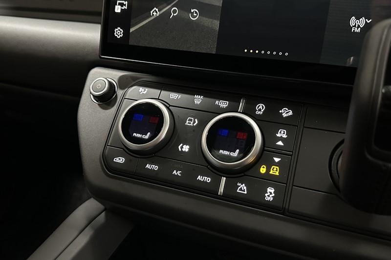  LAND ROVER DEFENDER 3.0 D350 X-Dynamic HSE 110 5dr Auto 4975244