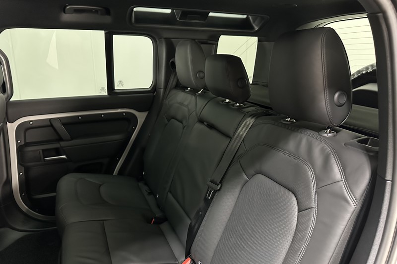  LAND ROVER DEFENDER 3.0 D350 X-Dynamic HSE 110 5dr Auto 4975260