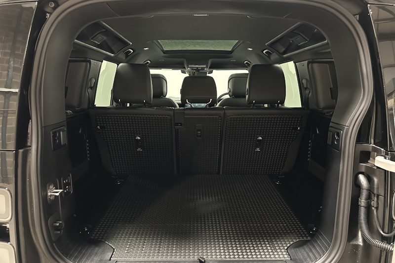  LAND ROVER DEFENDER 3.0 D350 X-Dynamic HSE 110 5dr Auto 4975263