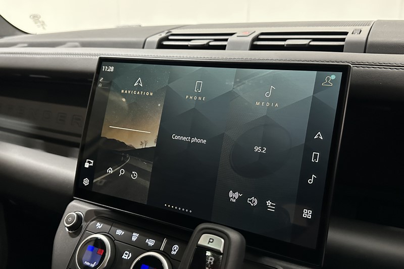  LAND ROVER DEFENDER 3.0 D350 X-Dynamic HSE 110 5dr Auto 4975245