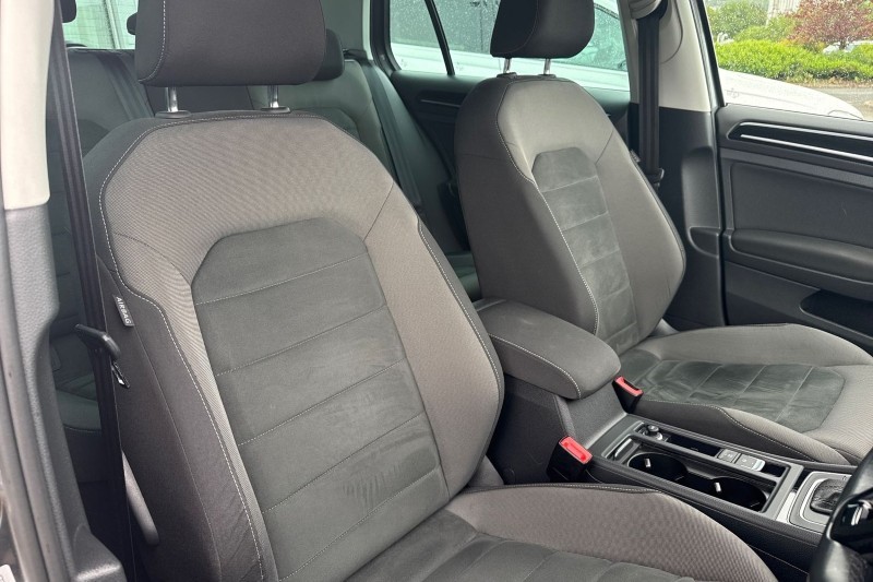 2019 (69) VOLKSWAGEN GOLF 2.0 TDI GT 5dr DSG 5472380
