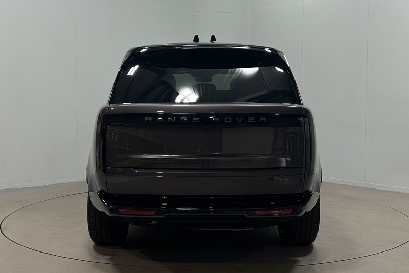  LAND ROVER RANGE ROVER 3.0 D300 SE 4dr Auto 5681672