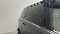 LAND ROVER RANGE ROVER 3.0 D300 SE 4dr Auto 5681713