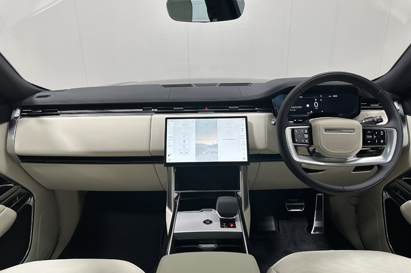  LAND ROVER RANGE ROVER 3.0 D300 SE 4dr Auto 5681676