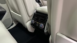 LAND ROVER RANGE ROVER 3.0 D300 SE 4dr Auto 5681678