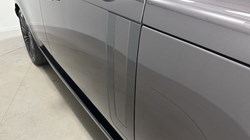 LAND ROVER RANGE ROVER 3.0 D300 SE 4dr Auto 5681716
