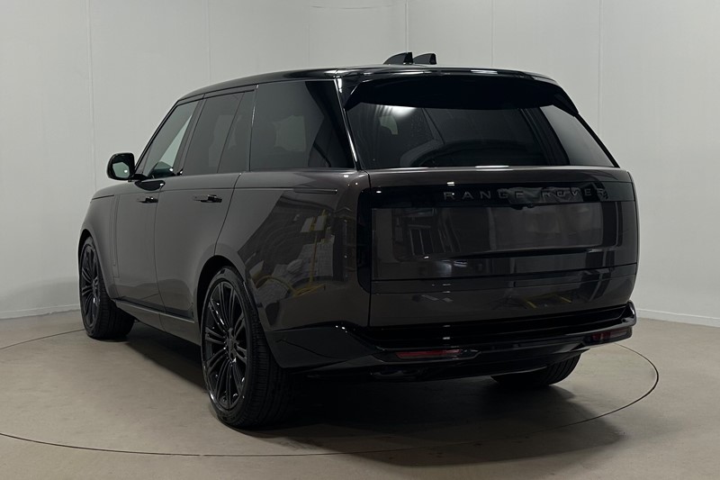  LAND ROVER RANGE ROVER 3.0 D300 SE 4dr Auto 5681668