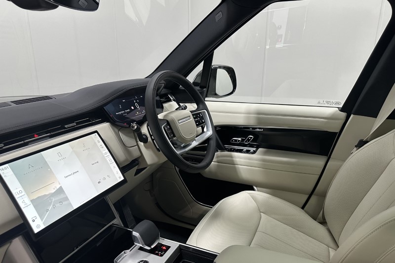  LAND ROVER RANGE ROVER 3.0 D300 SE 4dr Auto 5681702