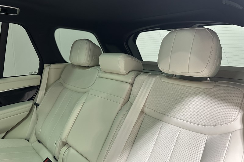  LAND ROVER RANGE ROVER 3.0 D300 SE 4dr Auto 5681705