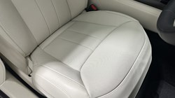 LAND ROVER RANGE ROVER 3.0 D300 SE 4dr Auto 5681684