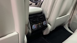 LAND ROVER RANGE ROVER 3.0 D300 SE 4dr Auto 5681707