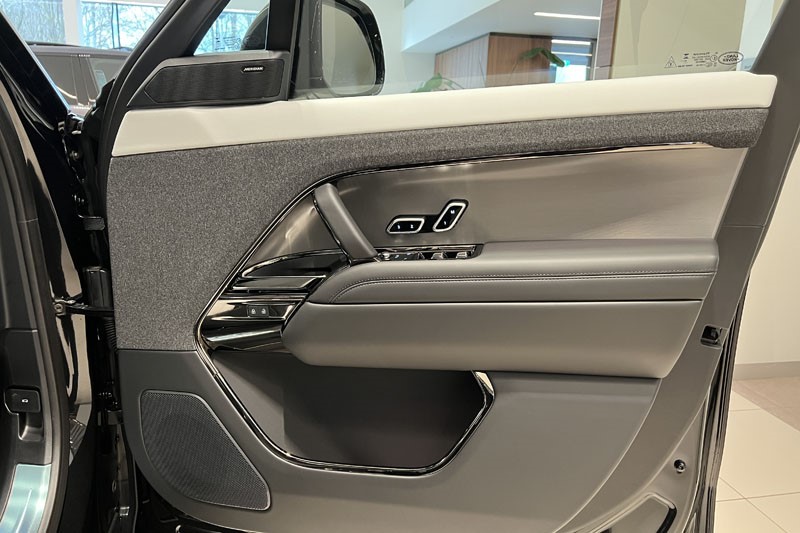  LAND ROVER RANGE ROVER SPORT 3.0 D300 Dynamic SE 5dr Auto 4977023