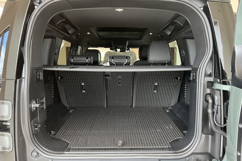  LAND ROVER DEFENDER 3.0 D350 Trophy Edition Keswick 110 5dr Auto 5300357