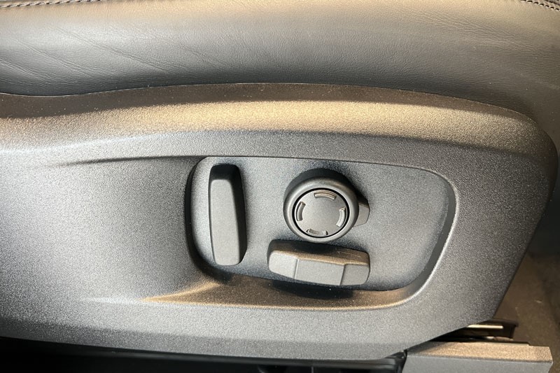  LAND ROVER DEFENDER 3.0 D350 Trophy Edition Keswick 110 5dr Auto 5300368