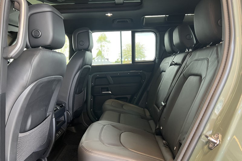  LAND ROVER DEFENDER 3.0 D350 Trophy Edition Keswick 110 5dr Auto 5300364