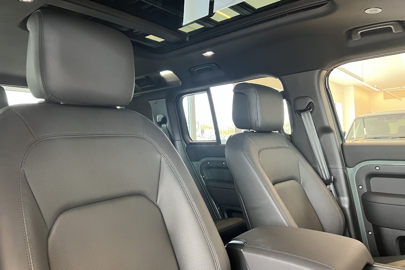  LAND ROVER DEFENDER 3.0 D350 Trophy Edition Keswick 110 5dr Auto 5300370