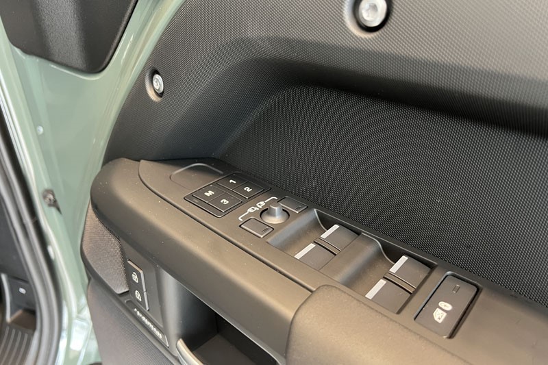  LAND ROVER DEFENDER 3.0 D350 Trophy Edition Keswick 110 5dr Auto 5300367