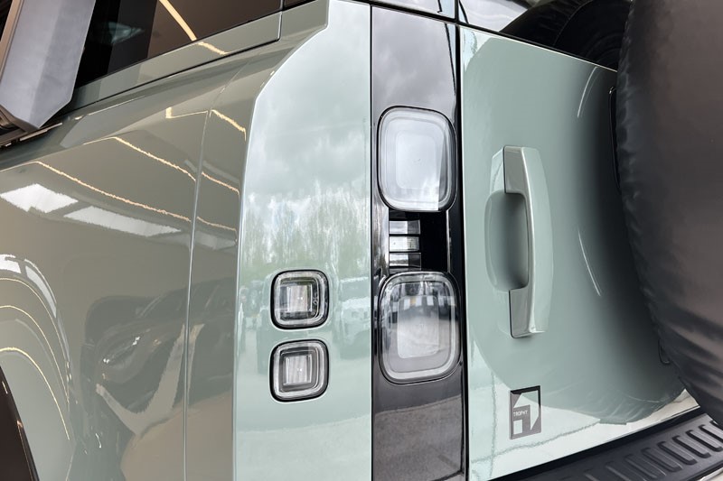  LAND ROVER DEFENDER 3.0 D350 Trophy Edition Keswick 110 5dr Auto 5300355