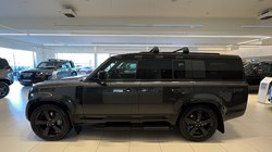 LAND ROVER DEFENDER 3.0 D350 X-Dynamic HSE 130 5dr Auto 5071852