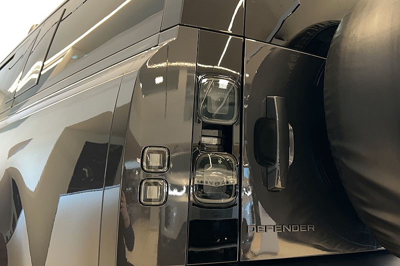  LAND ROVER DEFENDER 3.0 D350 X-Dynamic HSE 130 5dr Auto 5071891