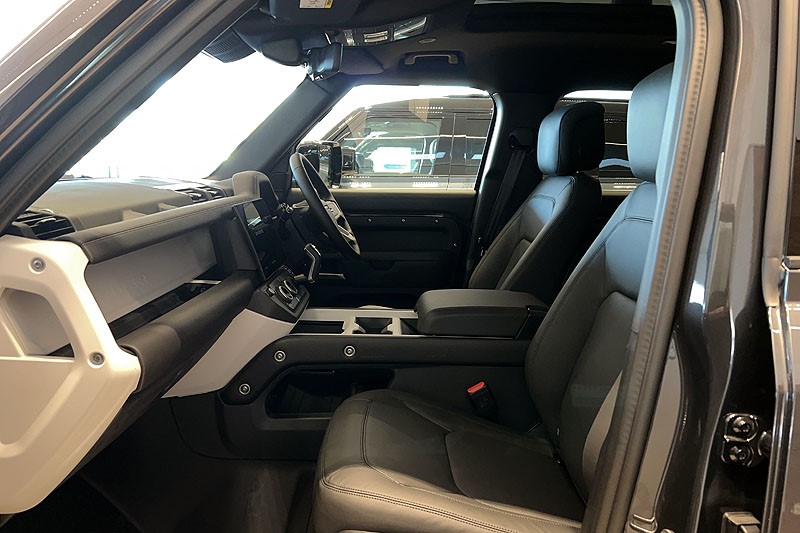  LAND ROVER DEFENDER 3.0 D350 X-Dynamic HSE 130 5dr Auto 5071853