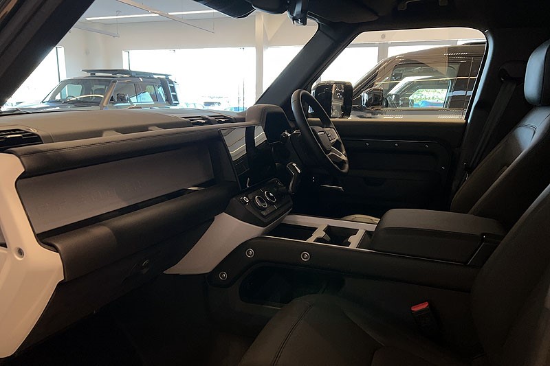  LAND ROVER DEFENDER 3.0 D350 X-Dynamic HSE 130 5dr Auto 5071880