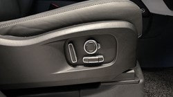 LAND ROVER DEFENDER 3.0 D350 X-Dynamic HSE 130 5dr Auto 5071863