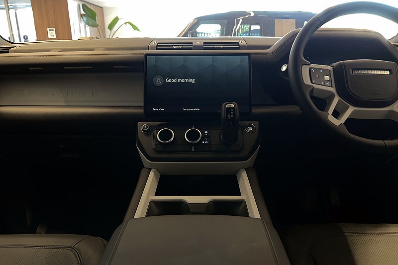  LAND ROVER DEFENDER 3.0 D350 X-Dynamic HSE 130 5dr Auto 5071856