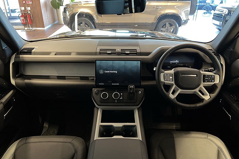  LAND ROVER DEFENDER 3.0 D350 X-Dynamic HSE 130 5dr Auto 5071855