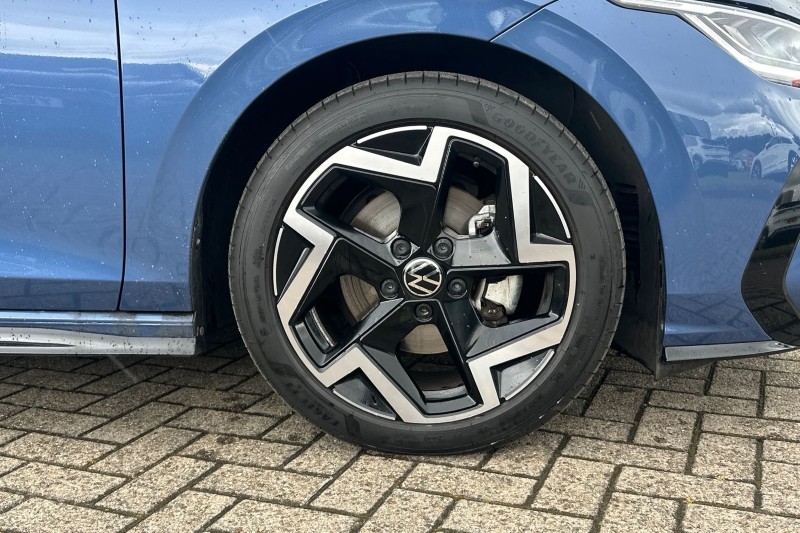 2025 (75) VOLKSWAGEN GOLF 1.5 TSI 150 R-Line 5dr 5490385