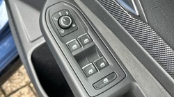 2025 (75) VOLKSWAGEN GOLF 1.5 TSI 150 R-Line 5dr 5490390