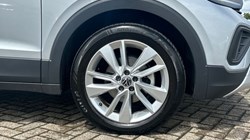 2025 (25) VOLKSWAGEN T-CROSS 1.0 TSI 115 Match 5dr 5489771