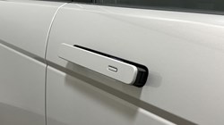 LAND ROVER RANGE ROVER EVOQUE 2.0 D200 Dynamic SE 5dr Auto 5094998