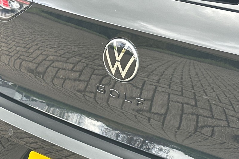 2025 (75) VOLKSWAGEN GOLF 1.5 TSI 150 Black Edition 5dr 5491902